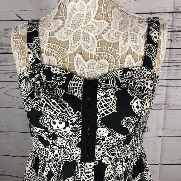 Royal bones sleeveless dress skulls & corset front, black and white size small - Picture 3 of 12
